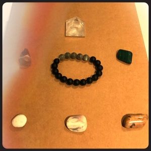 Bracelet with Black lava rocks and Labradorite